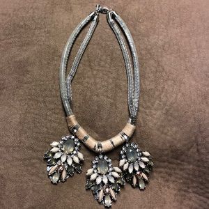 Express necklace